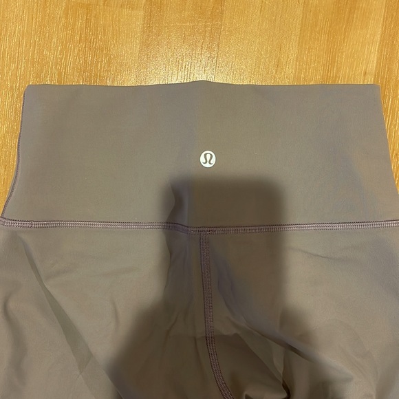 Lululemon Wunder Under - Picture 2 of 3